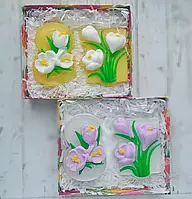 Подарочный набор сувенирного мыла с крокусами
