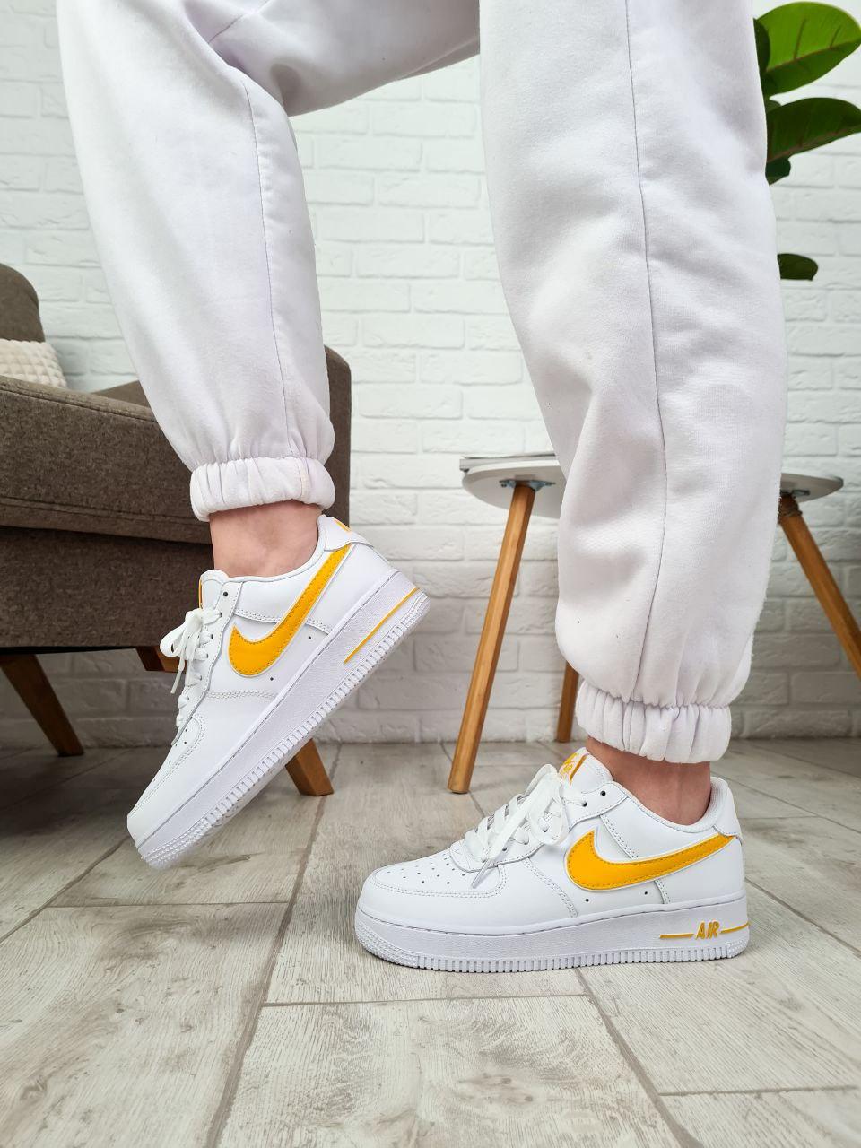 Жіночі кросівки Nike Air Force 1 Low White & Yellow | Найк Аір Форс 1 Низькі Білі і Жовті
