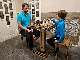 Ексклюзивний шаховий набір: стіл "Bright Victory", класичні шахи з різьбленням по дереву і два табурети