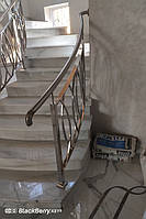  Перила для лестницы на второй этаж. Красивые, дизайнерские перила на лестницу в дом.  10