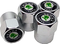 Защитные металлические колпачки на ниппель, золотник автомобильных колес с логотипом Skoda Шкода- хром серебро