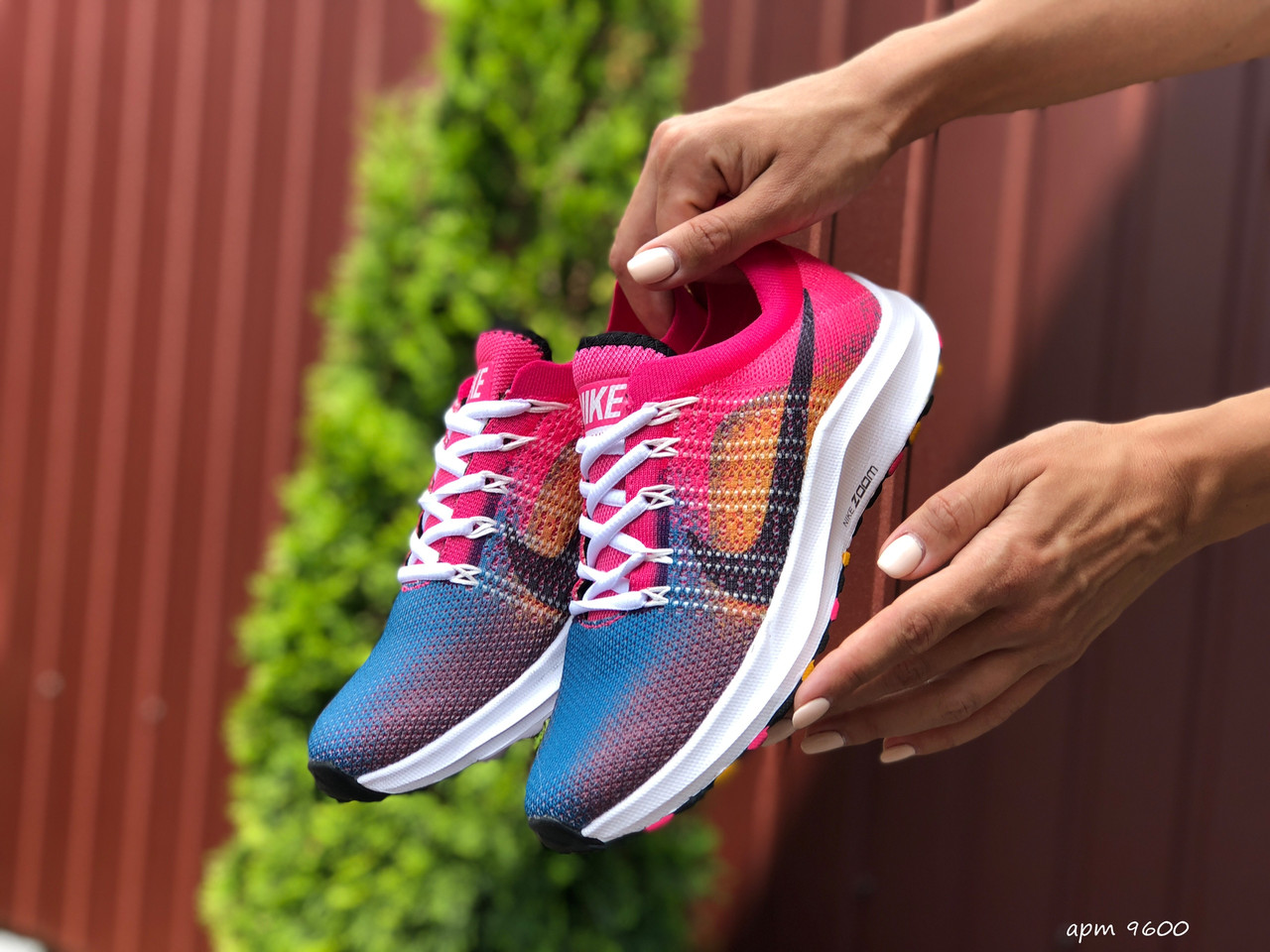 Жіночі кросівки Nike Zoom