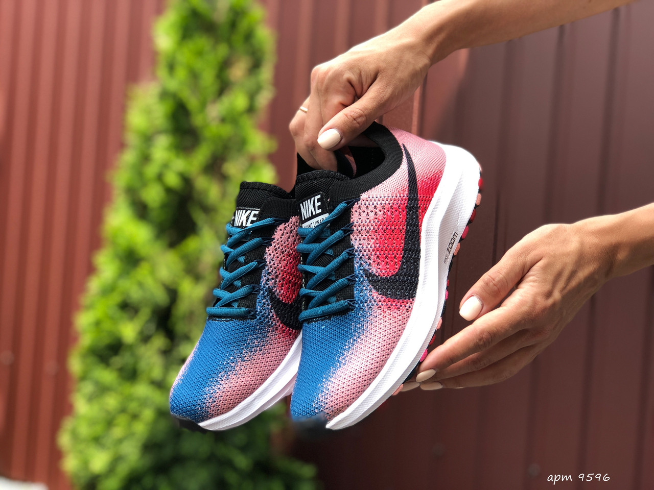 Жіночі кросівки Nike Zoom
