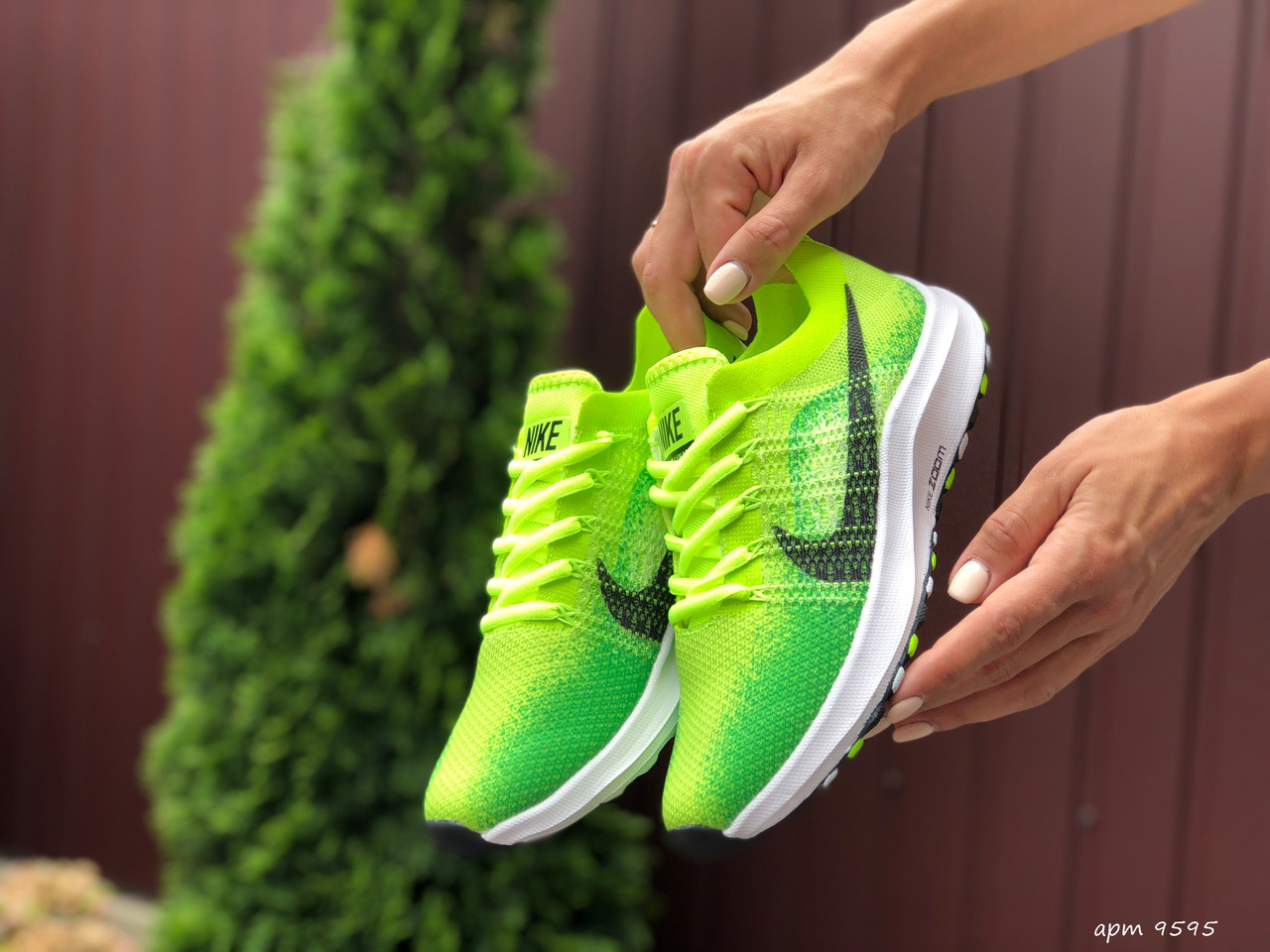 Жіночі кросівки Nike Zoom салатові