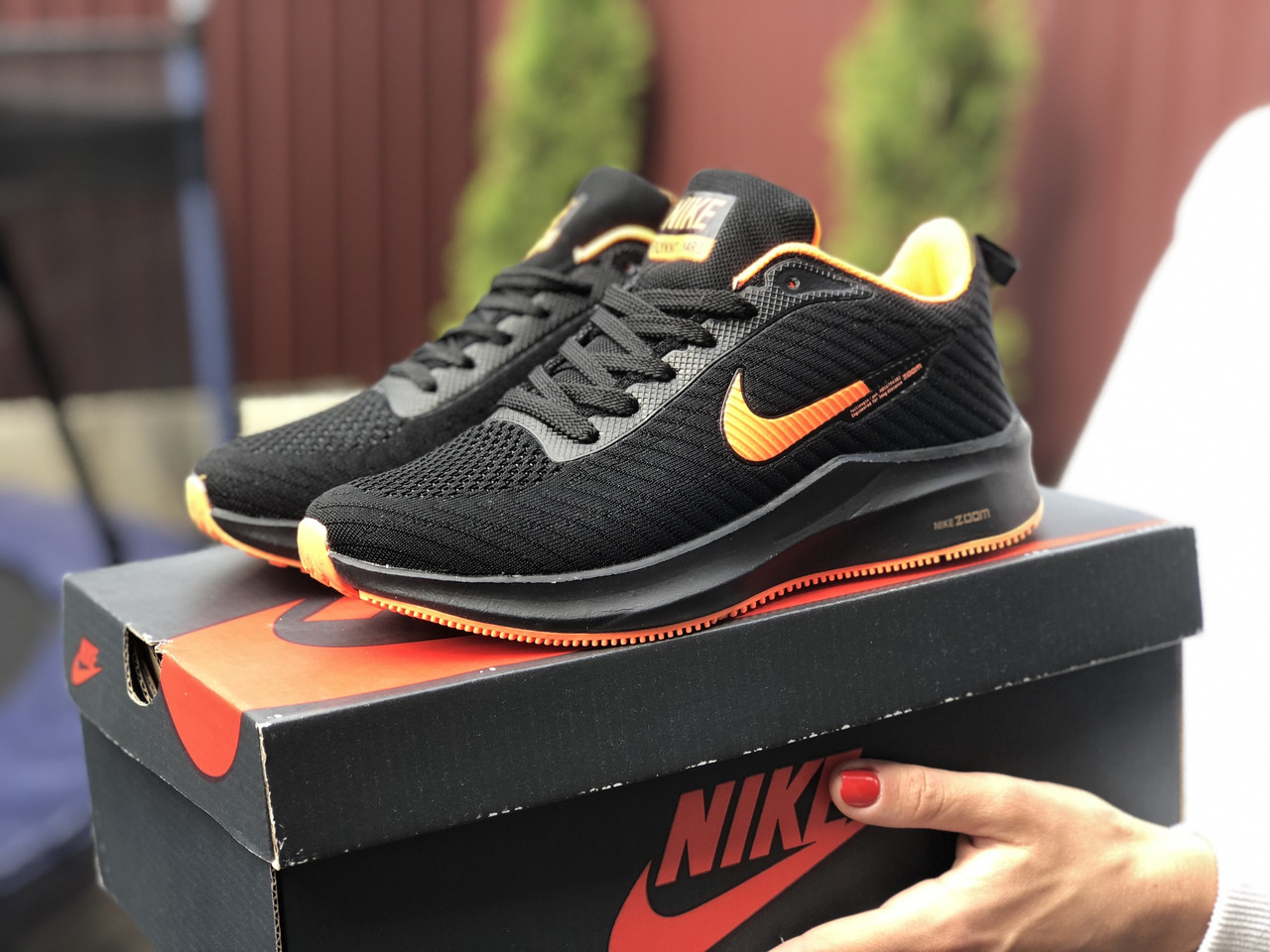 Flyknit hotsell lunar black