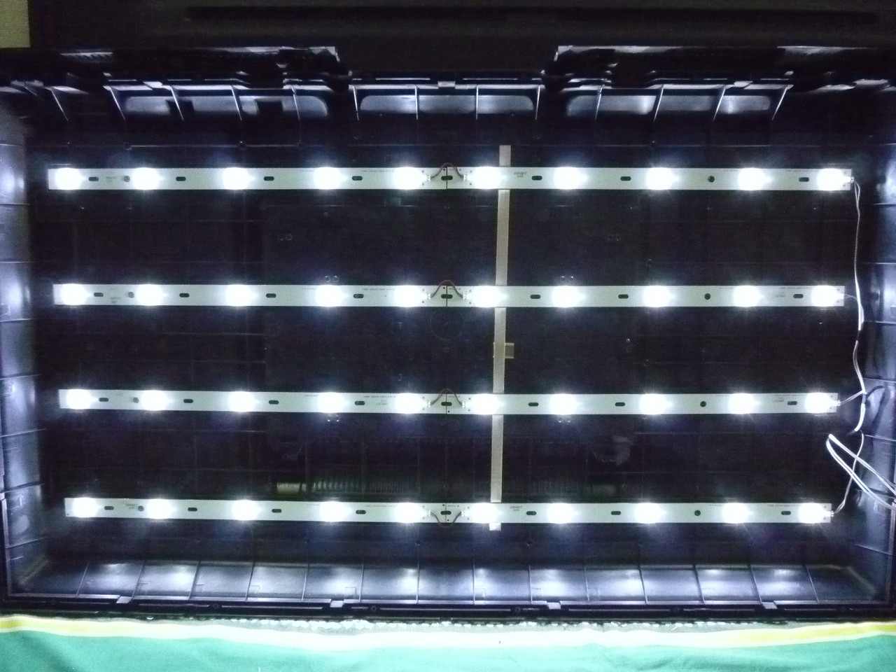 Світлодіодні LED-лінійки JS-LB-D-JP39D7-051CBAC 30801A Б/В