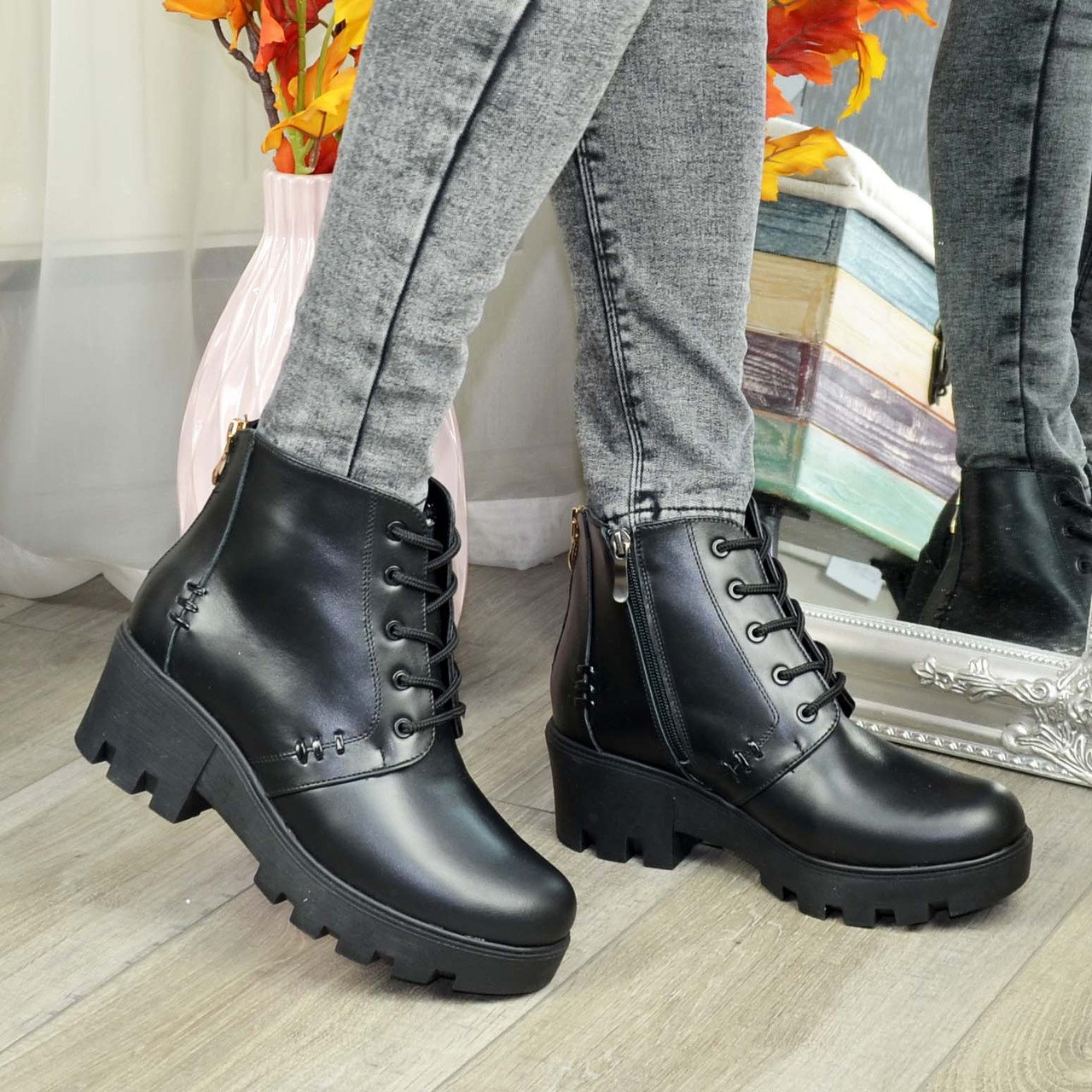Жіночі шкіряні черевики на шнурівці, чорний колір, фото 1