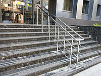 Нержавеющие перила для лестницы на улице. Центр предоставления административных услуг г. Харьков.