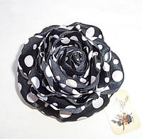 Брошь черный цветок из ткани ручной работы "Роза белый горошек"