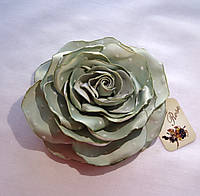 Брошь цветок из ткани ручной работы "Роза мелкий горошек"