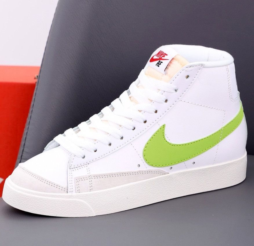 Жіночі кросівки Nike Blazer Mid '77 Vintage демісезонні осінь весна білі з зеленим. Живе фото. топ