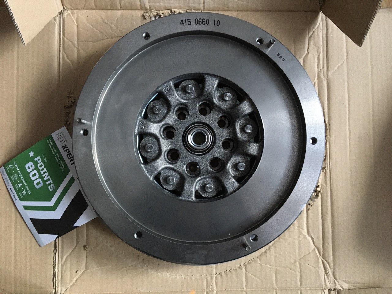 Двухмассовый маховик, демпфер LUK 415066010 MERCEDES SPRINTER CDI 09-, фото 1