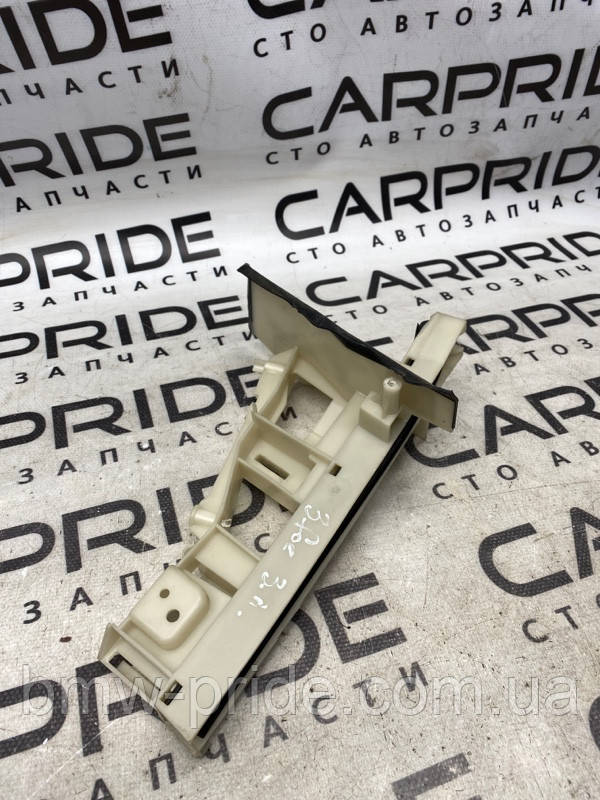 Кріплення замка дверей FORD Focus 3 2.0 2012 задн. лев. (б/у)