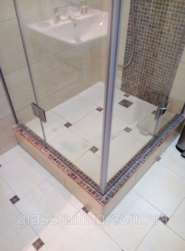 Душова перегородка з скла