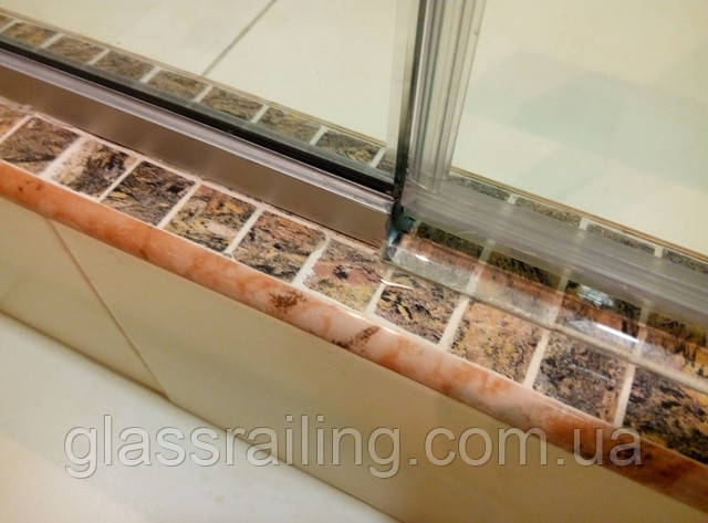 Душова перегородка з скла