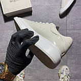 Жіночі кросівки Alexander McQueen White Crema, лаковані шкіряні кросівки александр макквін, фото 3