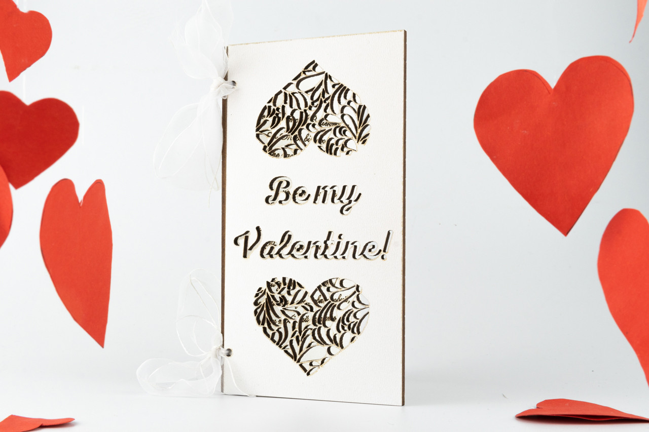Валентинка еко-відкритка із фанери з гравіюванням "Be my Valentine" 150*80