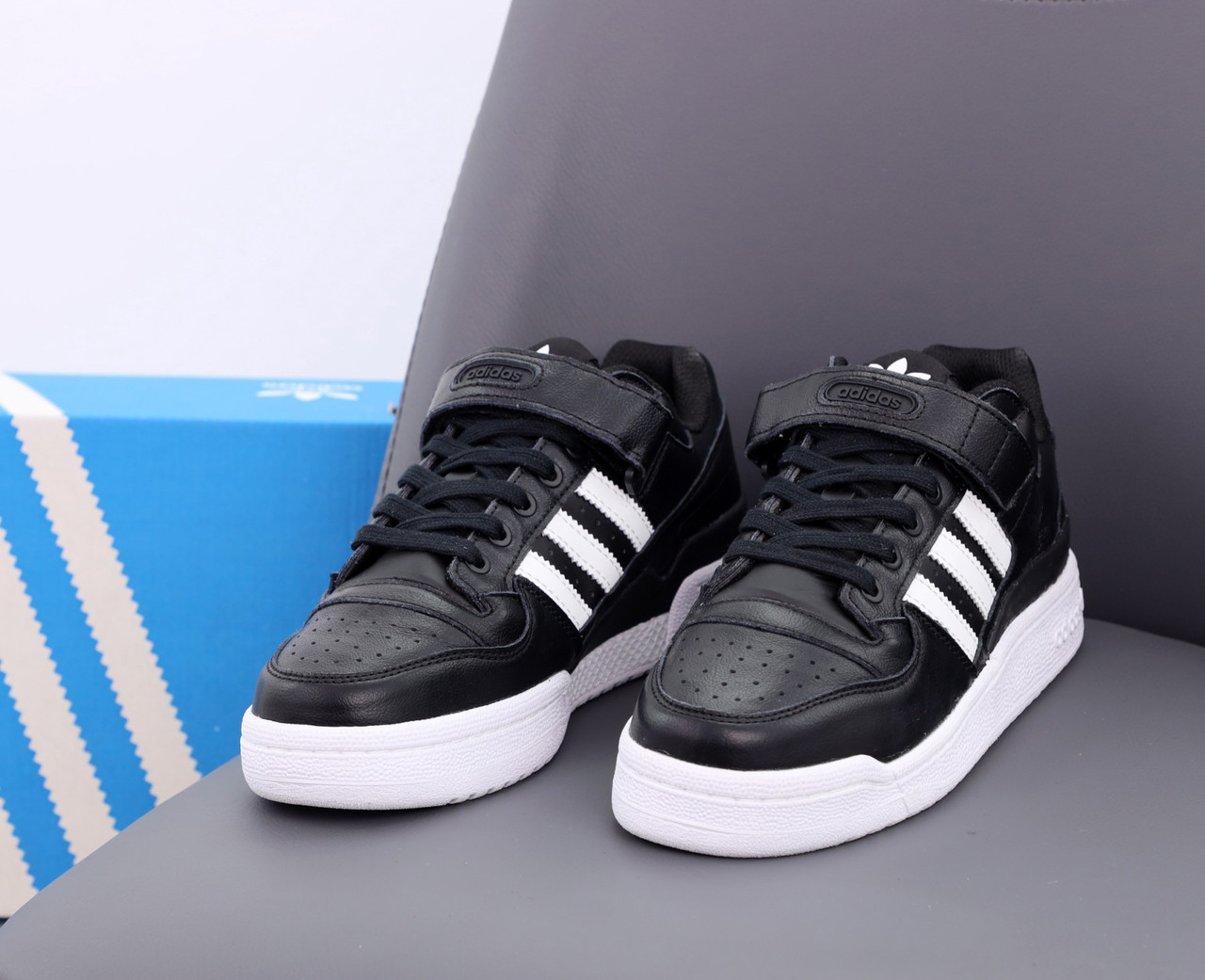 Чоловічі чорні Крихітки Adidas Forum