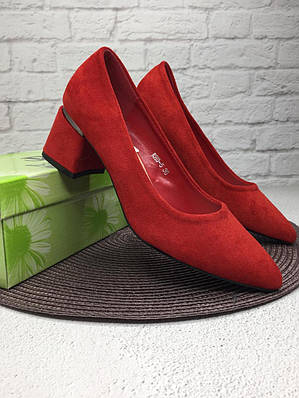 Жіночі туфлі червоні замшеві на підборах ( р. 36-40)