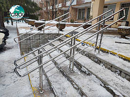 Двойные перила и ограждения для лестниц и ограждение пандуса из нержавеющей стали. г. Харьков, ХОСПИС 1