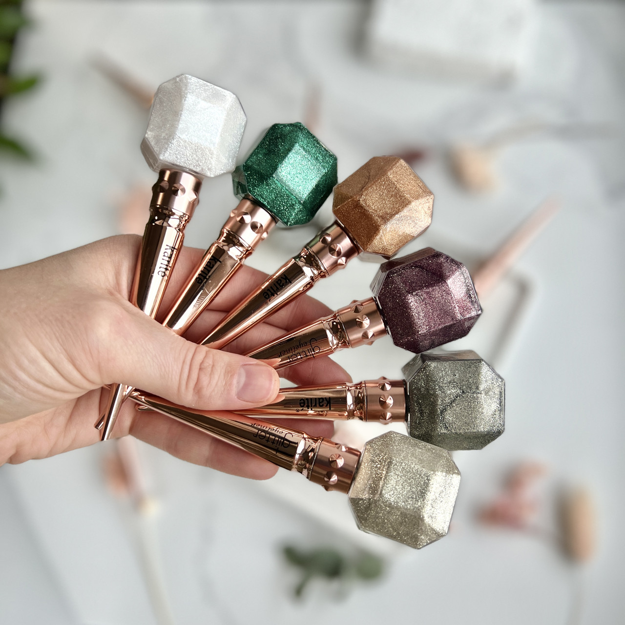 Глиттерная стойкая Подводка для глаз цветная Karite Glitter Eyeliner 2