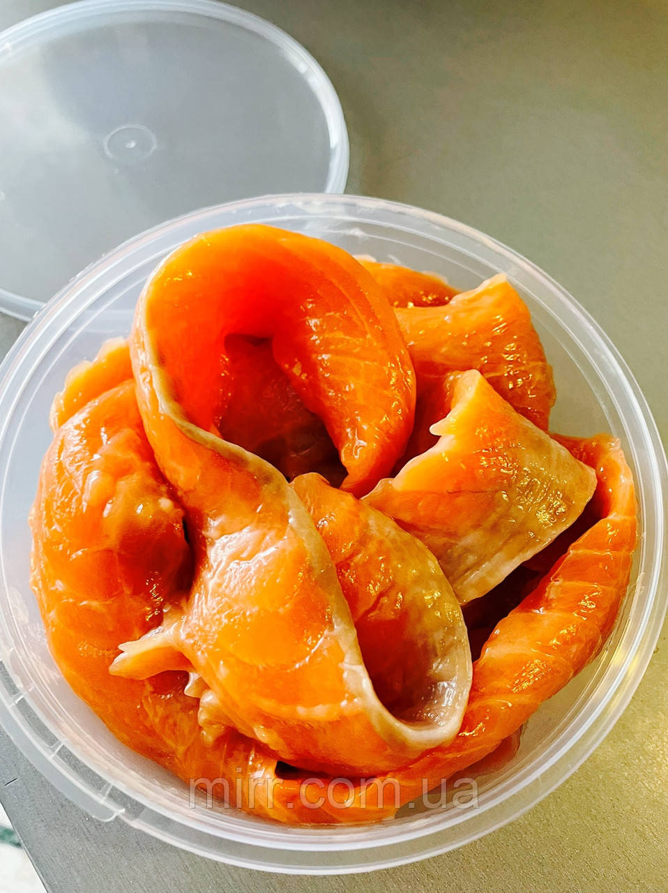 Шматочки лосося с/с 500грам упаковці, без шкури та кістки - фото 1 - id-p980595026