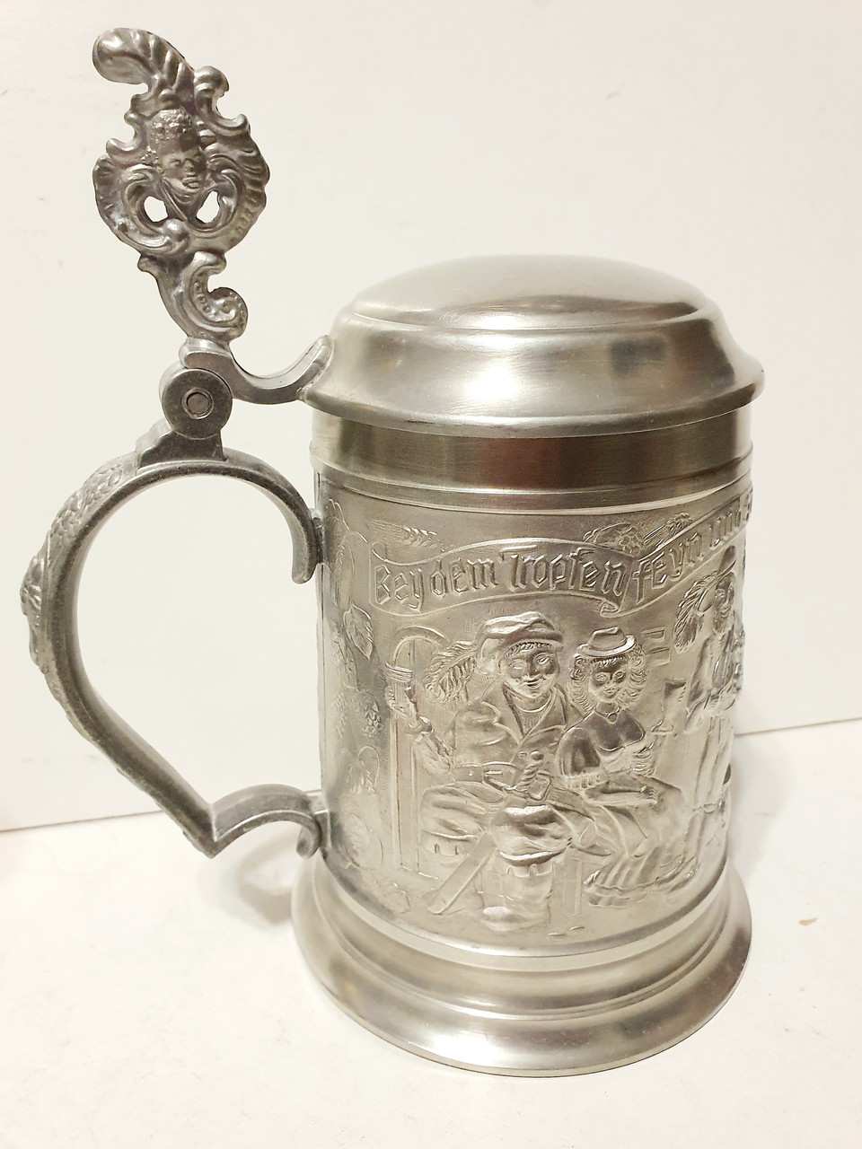 Олов'яний пивний келих Весілля, Веселощі
