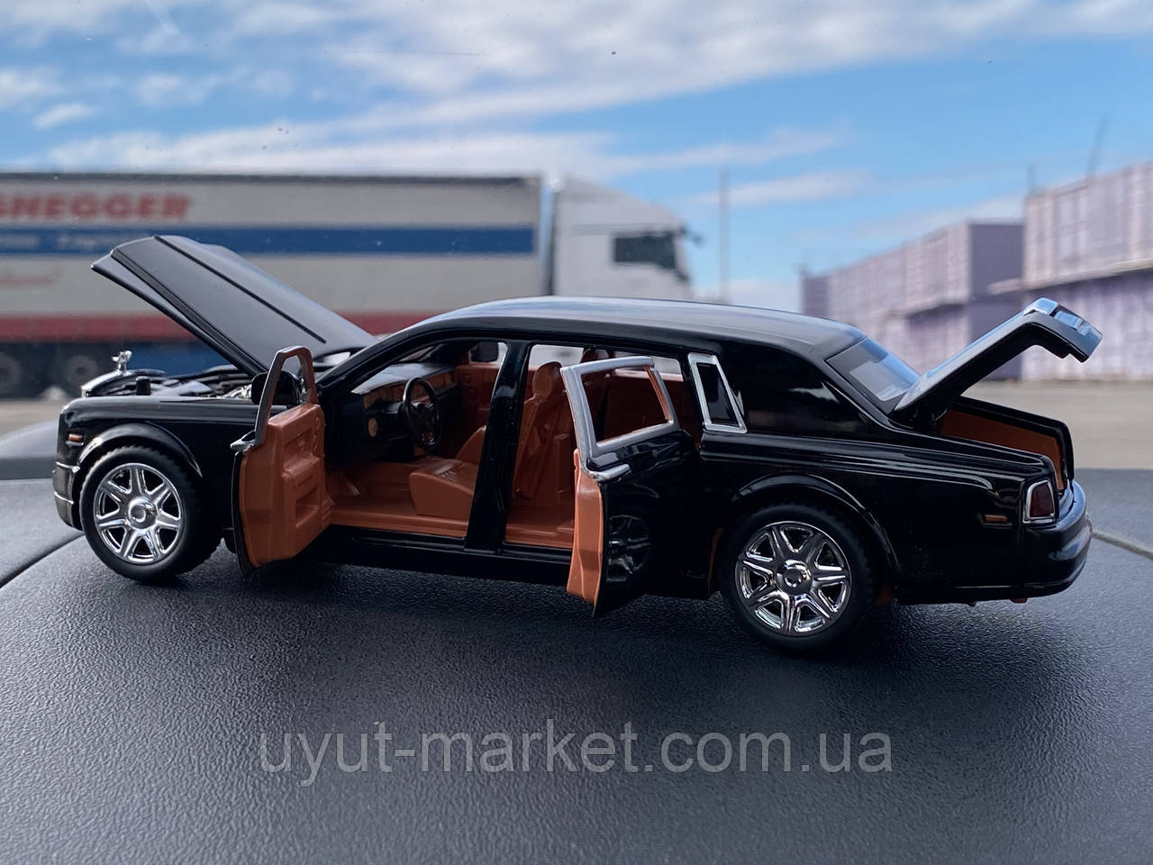 Rolls-Royce Phantom. 1:24 Металлическая коллекционная машинка XLG инерционная, свет, звук в коробке / Микс - фото 3 - id-p1577427216