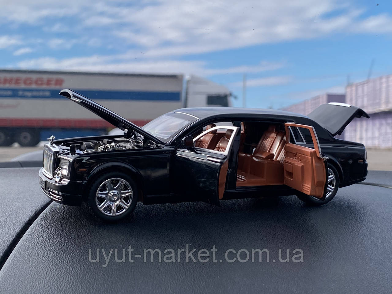 Rolls-Royce Phantom. 1:24 Металева колекційна машинака XLG інерційна, світло, звук у коробці / Мікс