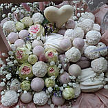 Ящик із солодощами та квітами, фото 3