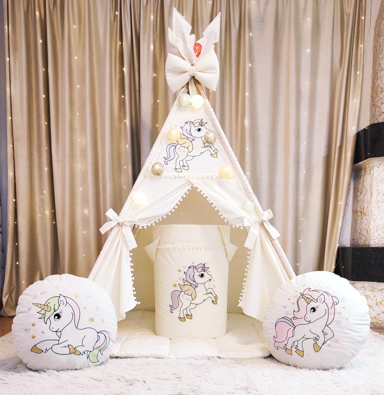 Вігвам  Кольорові єдинороги на молочному + кошик для іграшок. Повний комплект !