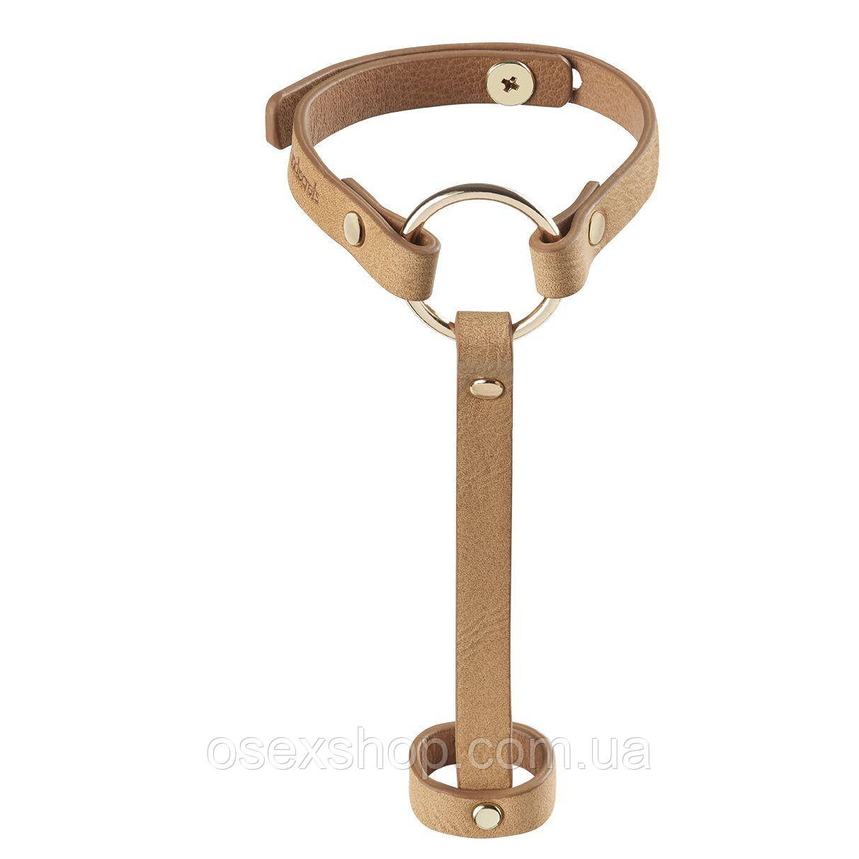 Пара браслетів на зап'ястя й палець Bijoux Indiscrets MAZE Hand Bracelet Harness Brown, екошкіра