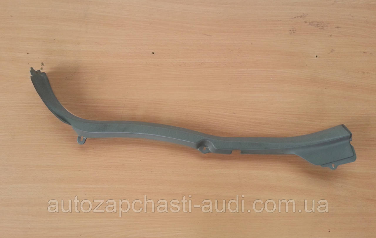 Оббивка нижня права стійки C Audi 100 A6 C4 91-97г, фото 1