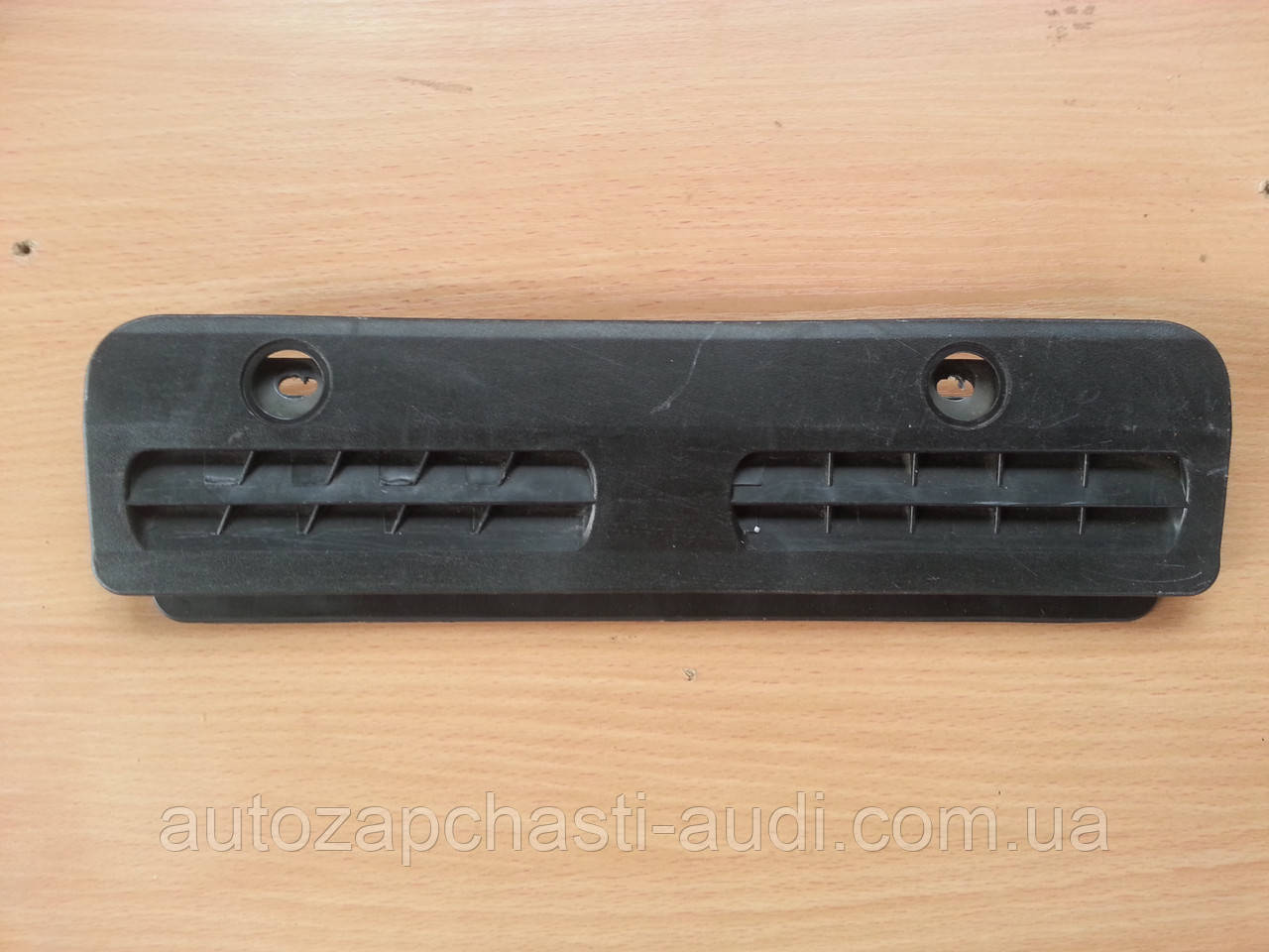 Задний дефлектор обдува ног пассажиров Audi 100 A6 C4 91-97г, фото 1