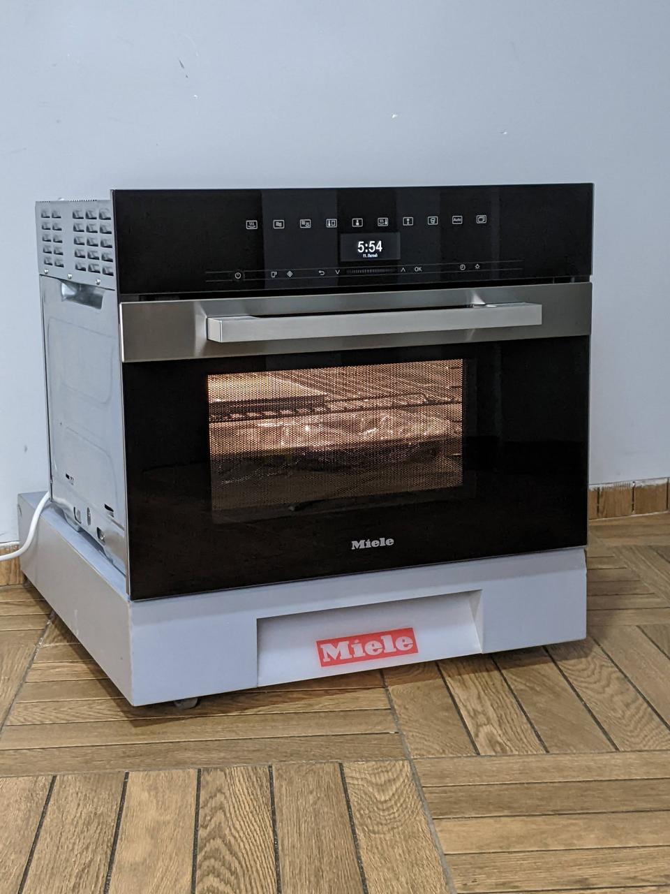 Пароварка з функцією НВЧ Miele DGM 7440