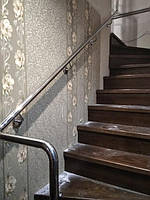 Харьковская область, с. Русские Тишки. Перила для лестницы в частном доме. У нас вы можете заказать поручни и перила для лестницы любой сложности. 