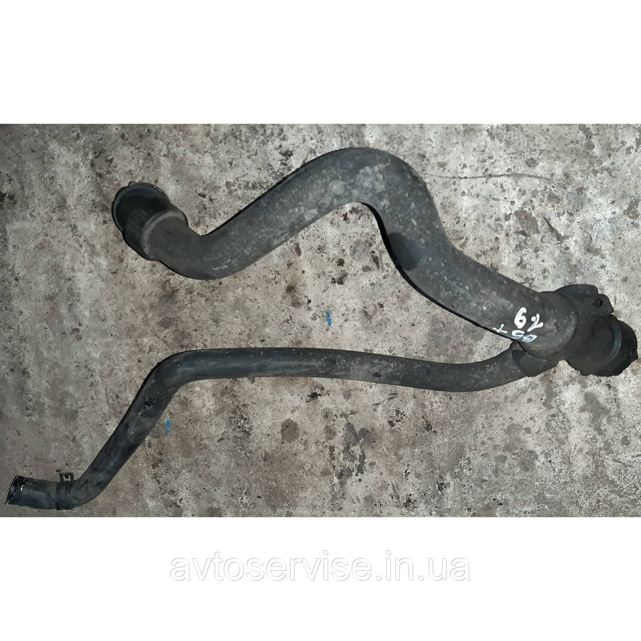 Патрубок охолодження Volkswagen Passat B5+