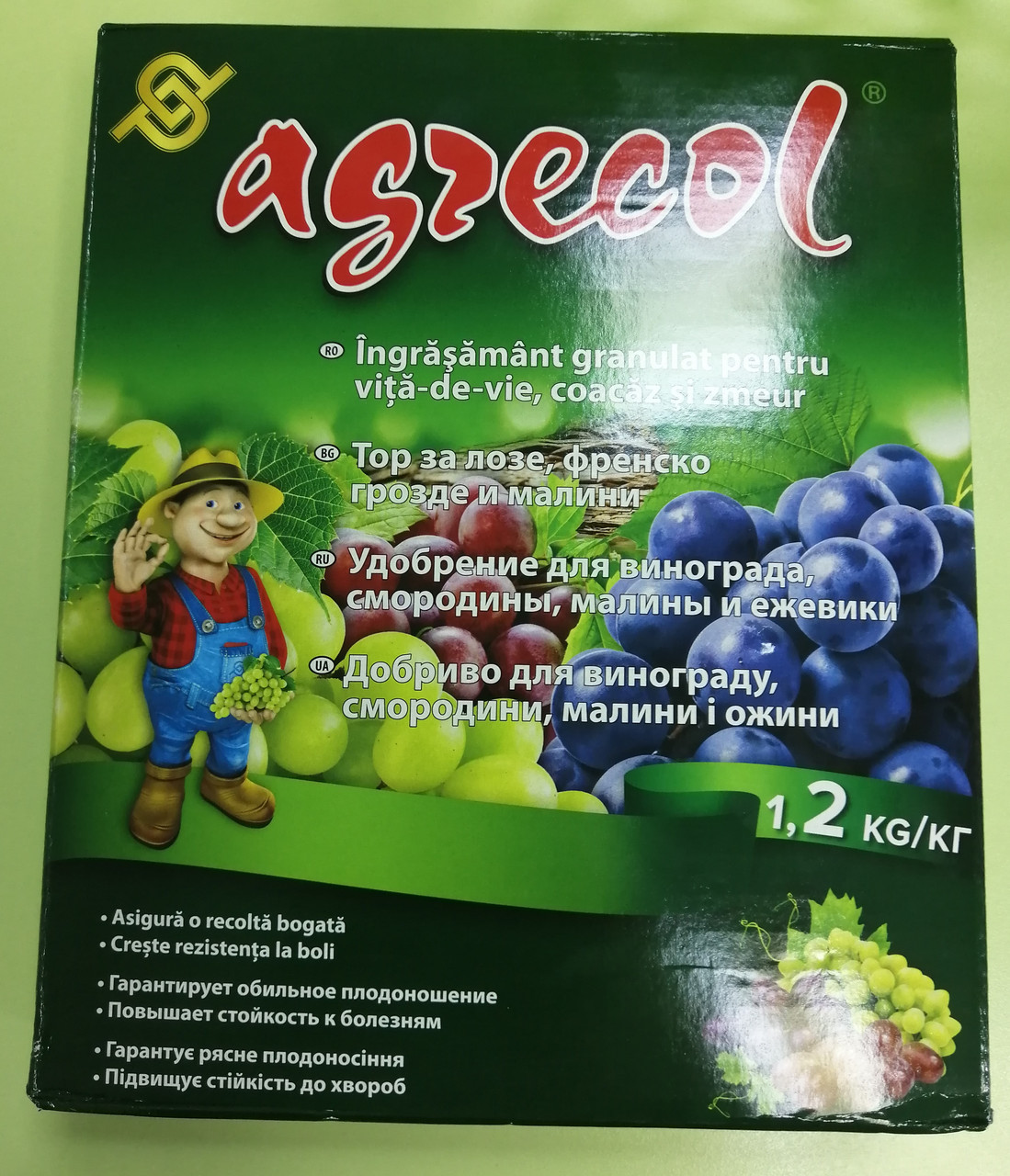 Удобрение Agrecol для винограда, малины, ежевики 1,2кг