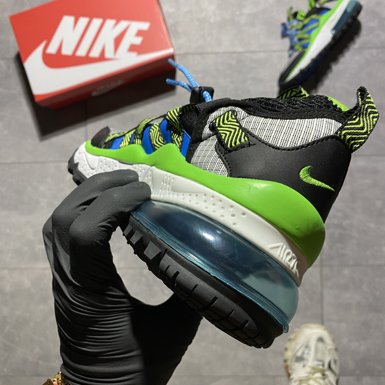 Nike bowfin green sales