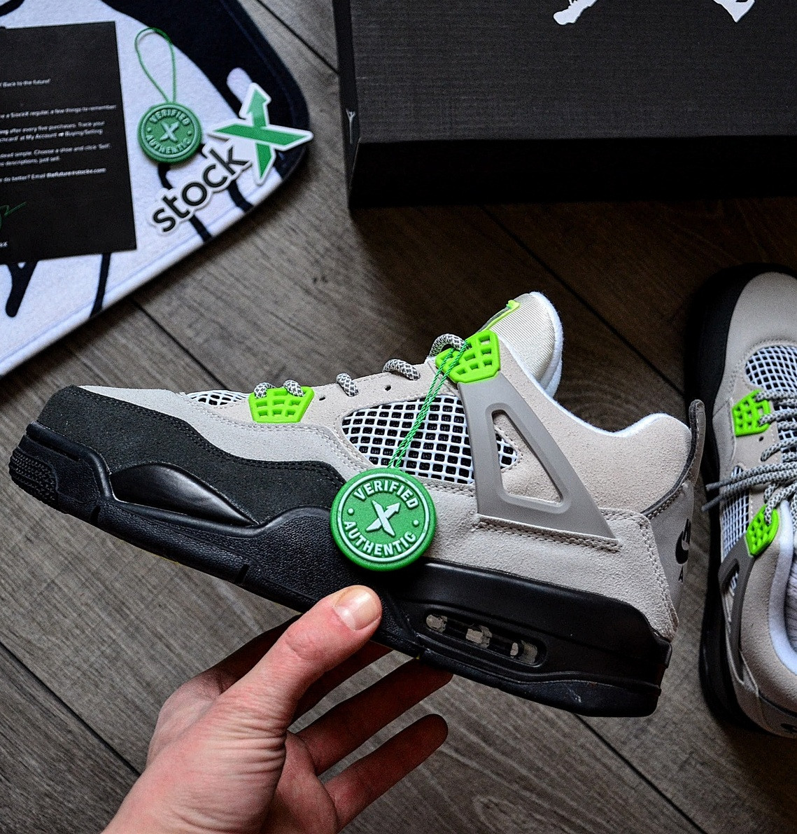 Кросівки чоловічі Nike Air Jordan 4 Retro SE 'Neon' демісезонні весна-осінь сірі. Живе фото, фото 1