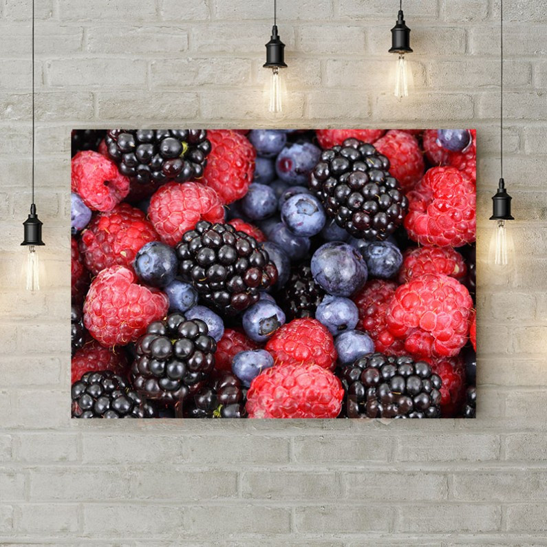 Панно на кухню, сучасні картини в спальню, настінний декор для дому Лісові ягоди 90х65 см