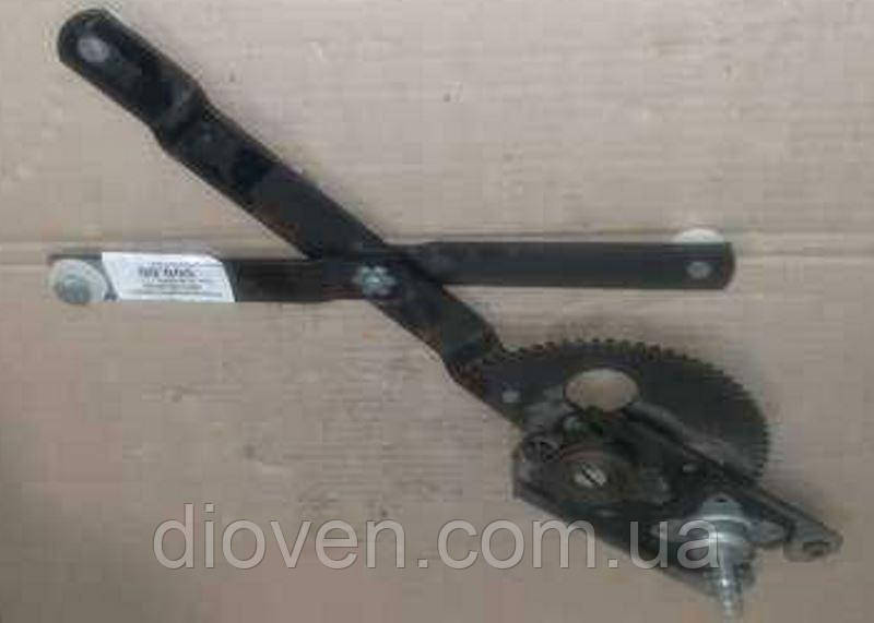 Склопідіймач КрАЗ 256 дверцят правий МАЗ 500 (напівмісяць) (Арт. 81-6104012-Б)