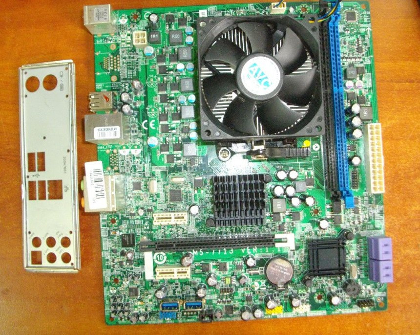 4ьох ЯДЕРНИЙ КОМПЛЕКТ AMD - Мат. Плата sAM3 MS-7713 на DDR3 + Процесор Athlon X4 640 ( 4 ЯДРА по 3 Ghz КОЖНЕ )