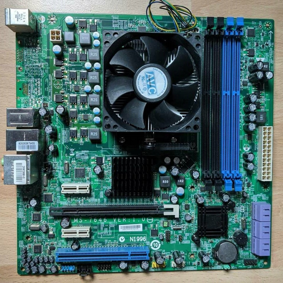 КОМПЛЕКТ 4 ЯДРА AMD -Мат. Плата sAM3 MS-7646 на ( 4 СЛОТА DDR3 ) +Проц Athlon X4 640 ( 4 ЯДРА по 3 Ghz КАЖДОЕ)