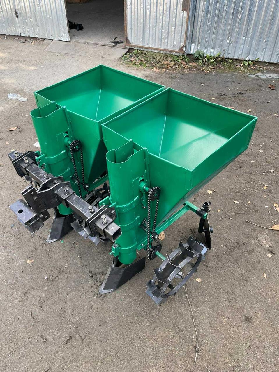 Картоплесаржалка дворядна для мототрактора 90 літрів із бункером для добрив (1Т), фото 1
