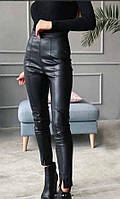Жіночі легінси з розрізами, штани з екошкіри на флісі чорного кольору