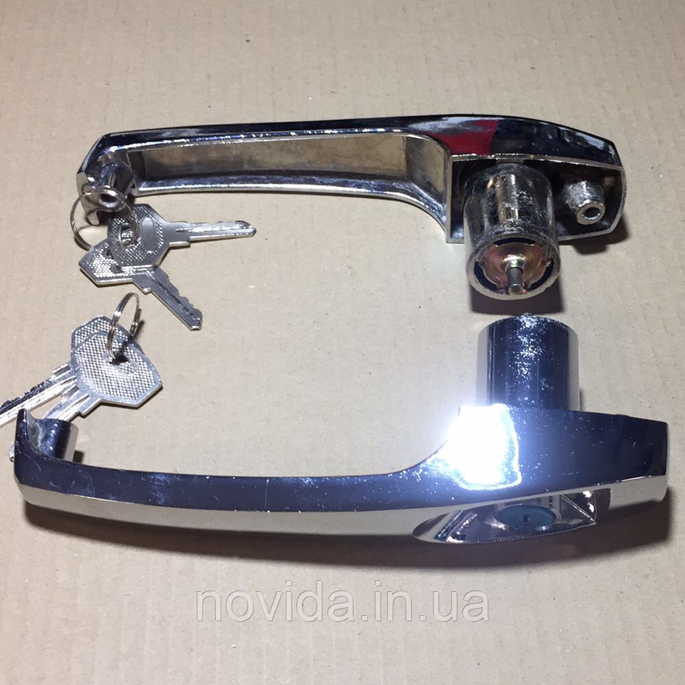 Ручки двері зовнішні КАМАЗ (лев+правий з ключами) 5320-6105040. 5320-6105020