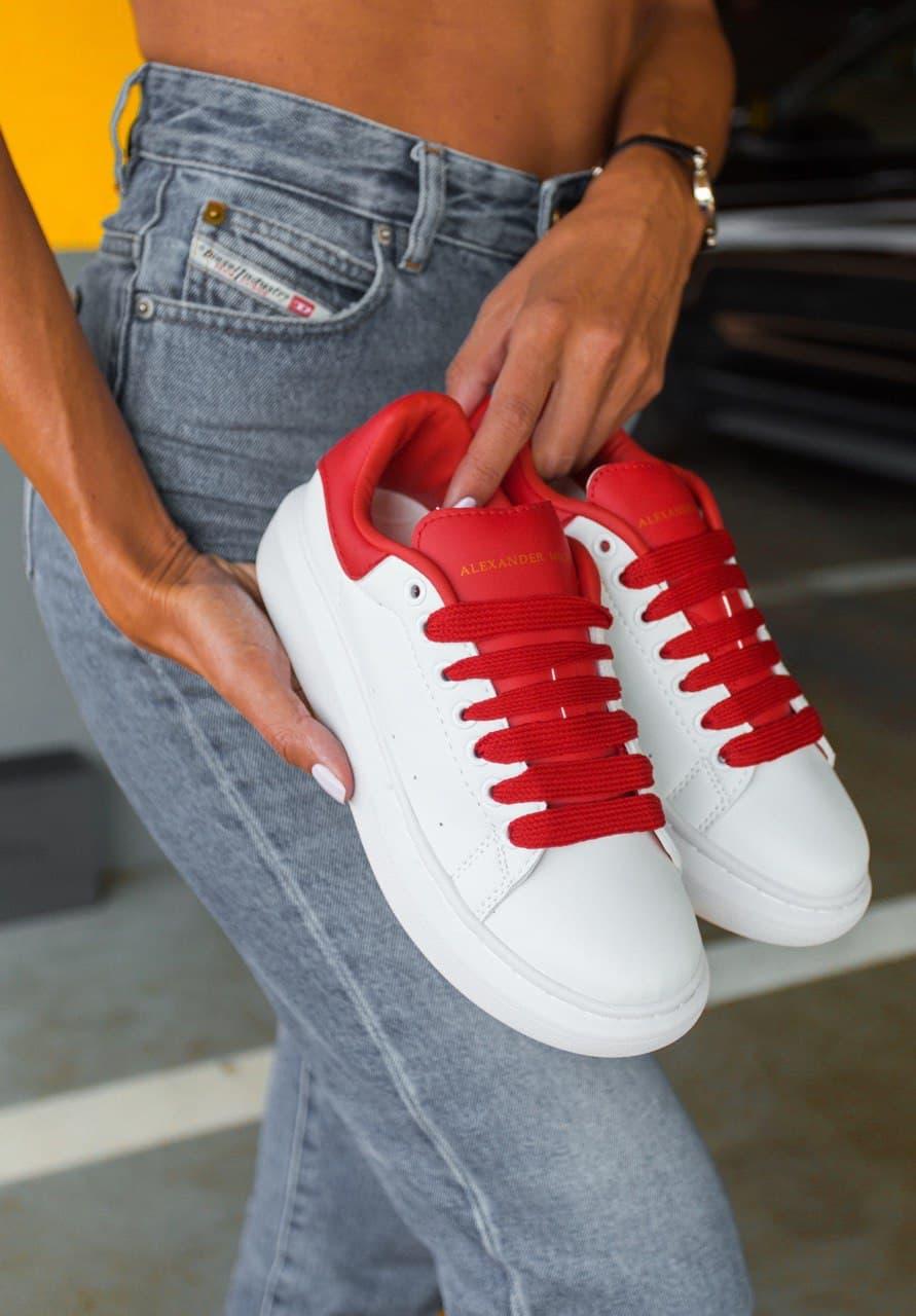 Жіночі кросівки Alexander McQueen White Red білі з червоним кеди маквін шкіряні повсякденні демісезонні