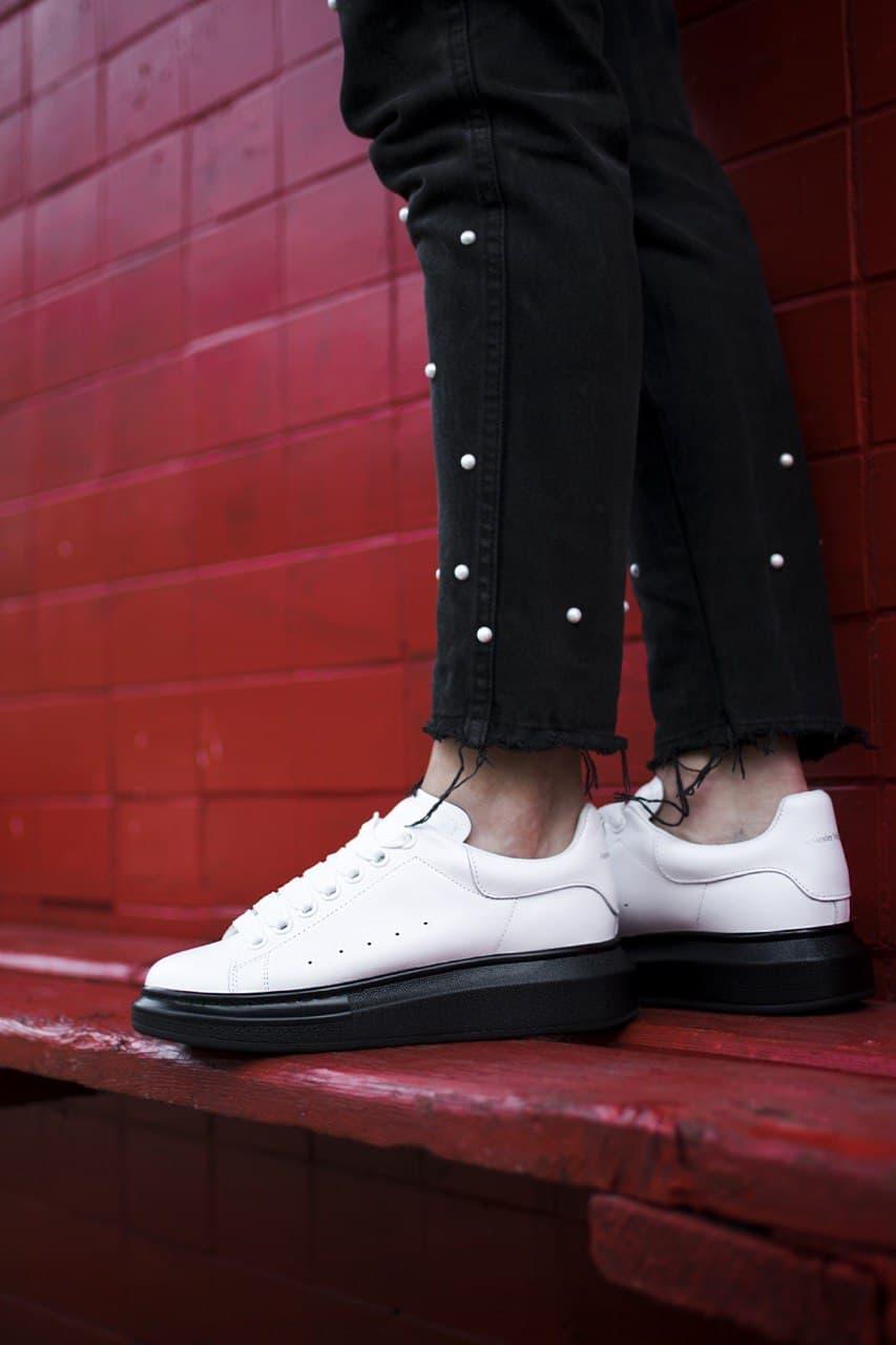Кросівки жіночі Alexander McQueen White Black маквин білі кеди жіночі повсякденні демісезонні