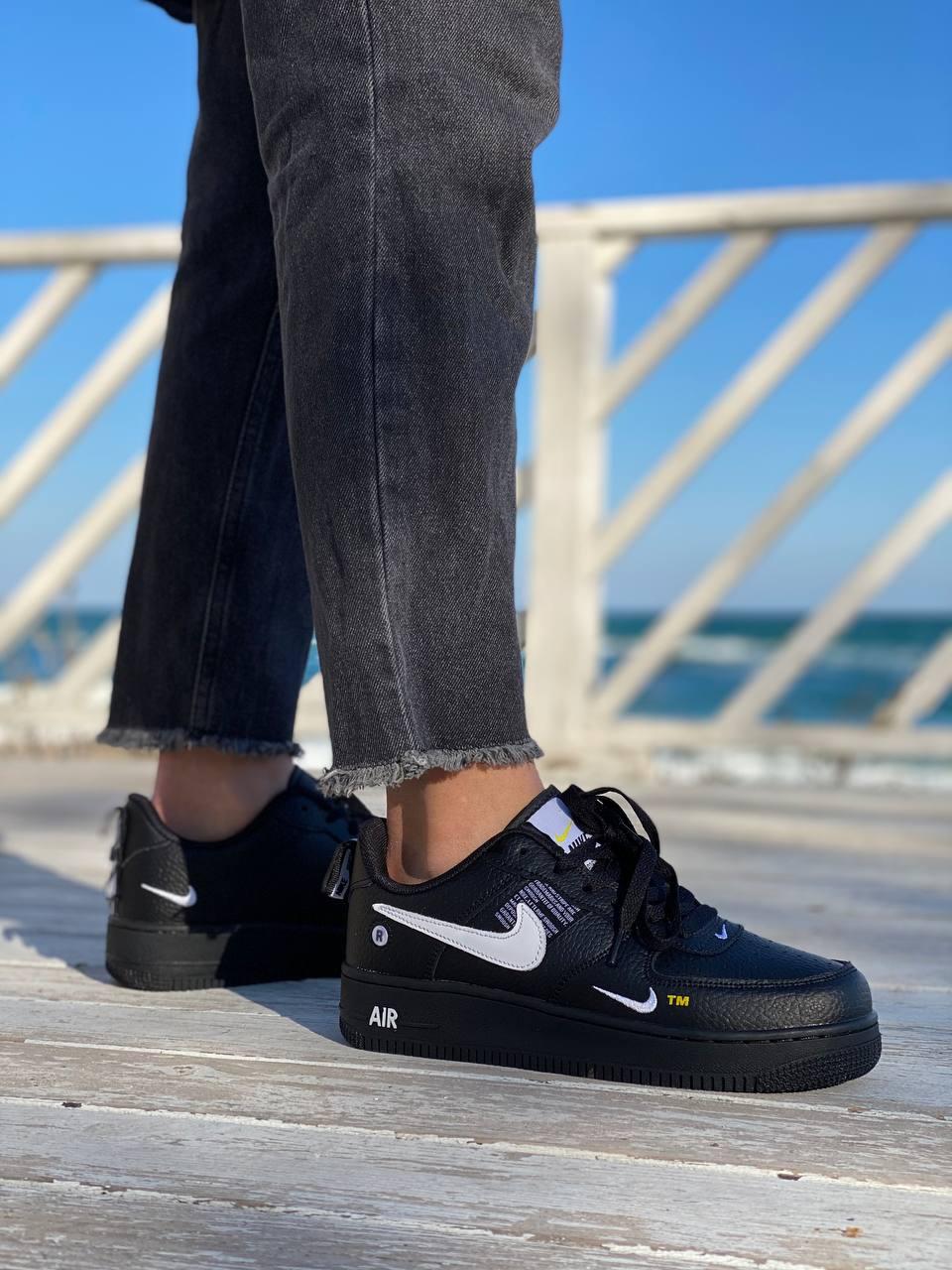 Чоловічі / жіночі кросівки Nike Air Force 1’07Lv8 Ultra Black | Найк Аір Форс 1’07Lv8 Ультра Чорні